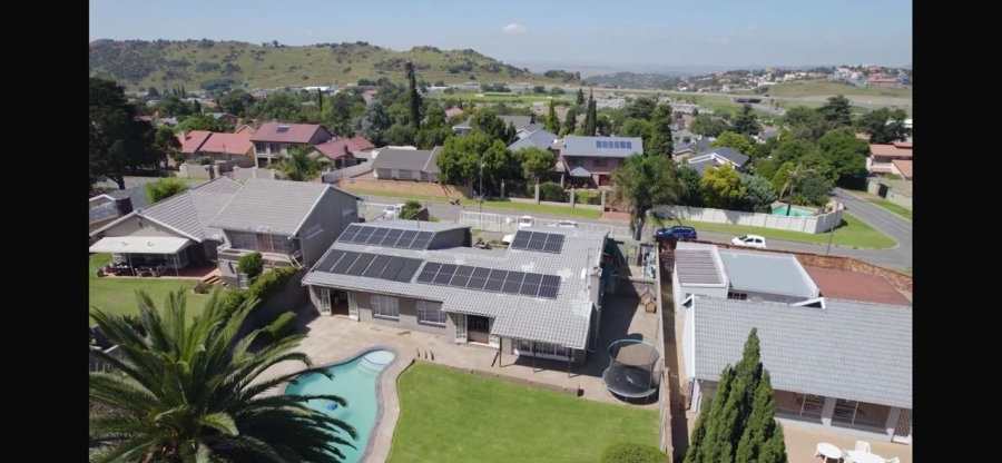 4 Bedroom Property for Sale in Oakdene Gauteng