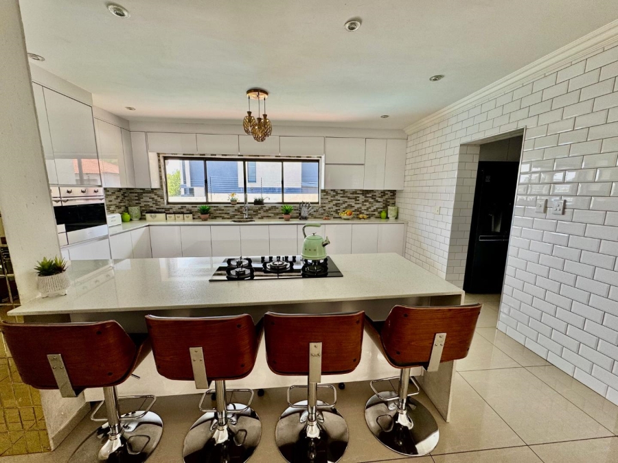 5 Bedroom Property for Sale in Rynfield Gauteng