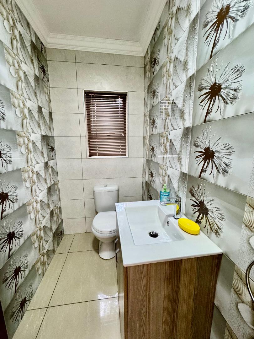 5 Bedroom Property for Sale in Rynfield Gauteng