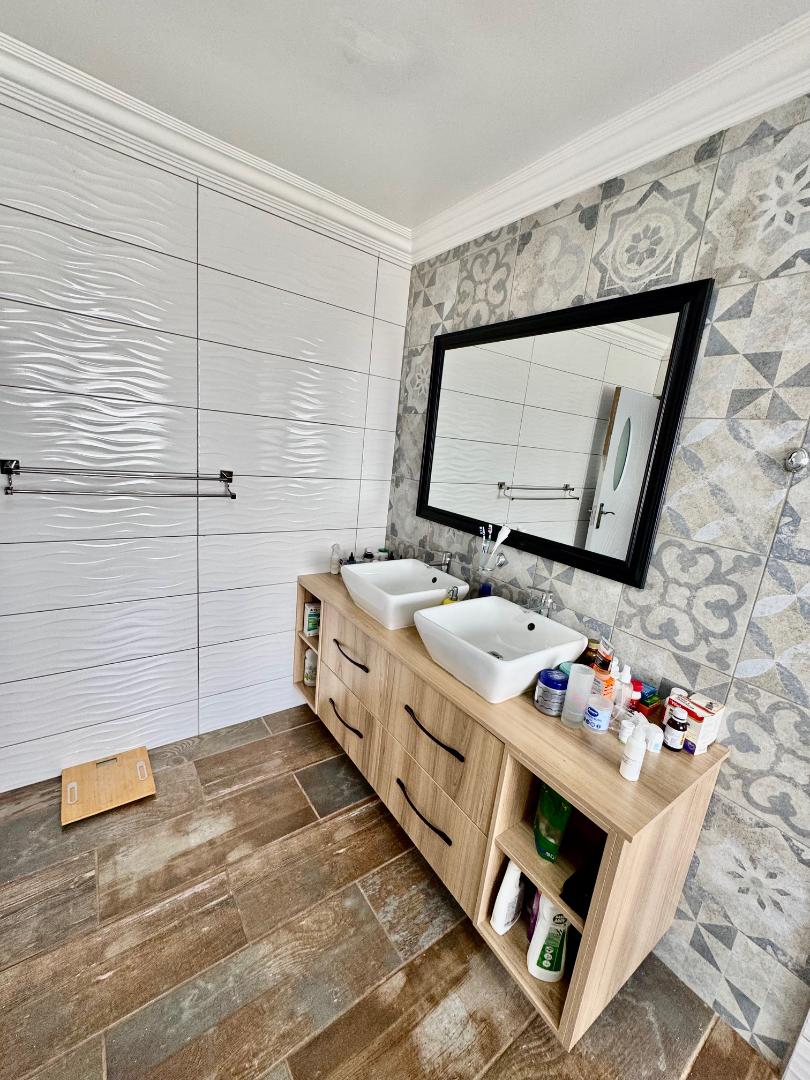 5 Bedroom Property for Sale in Rynfield Gauteng