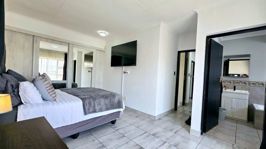 4 Bedroom Property for Sale in Equestria Gauteng