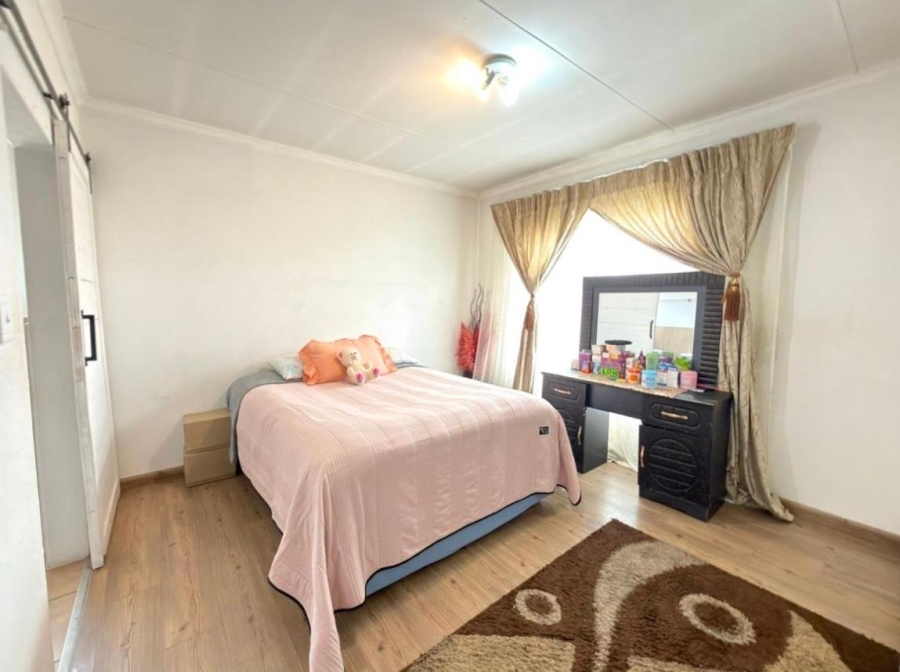 3 Bedroom Property for Sale in Alrode Gauteng