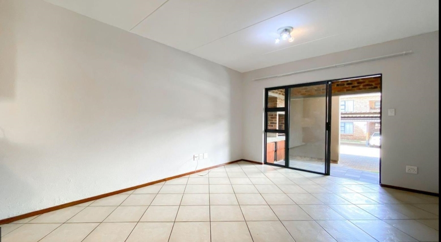 2 Bedroom Property for Sale in Alrode Gauteng