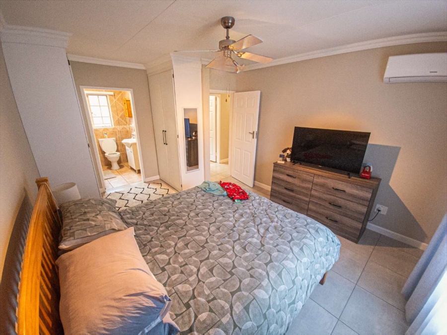 2 Bedroom Property for Sale in Die Wilgers Gauteng