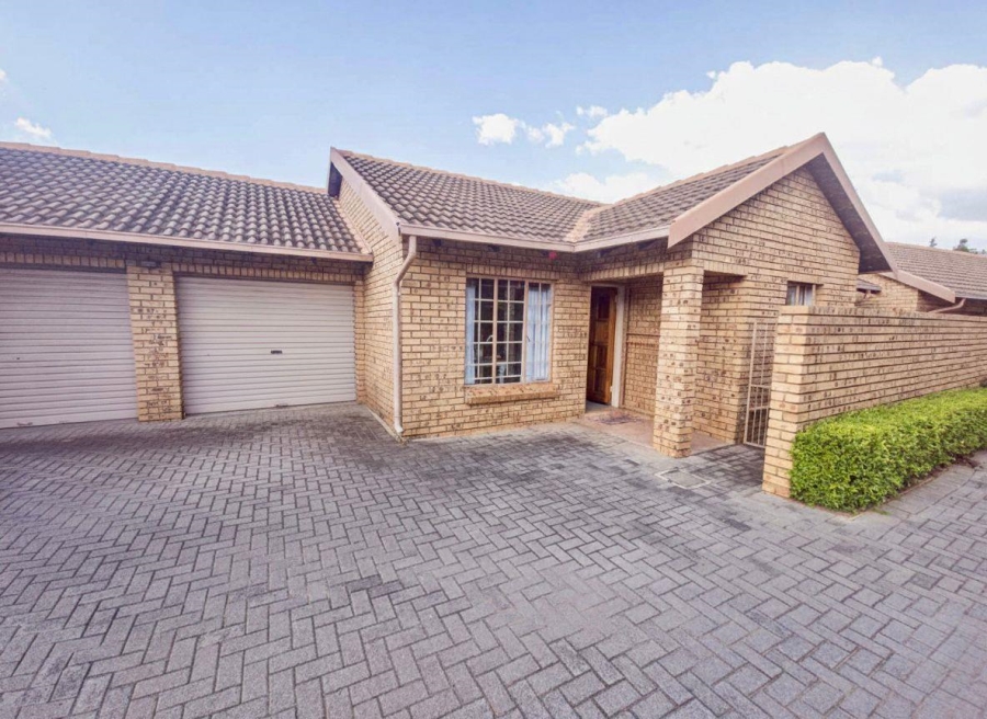 2 Bedroom Property for Sale in Die Wilgers Gauteng