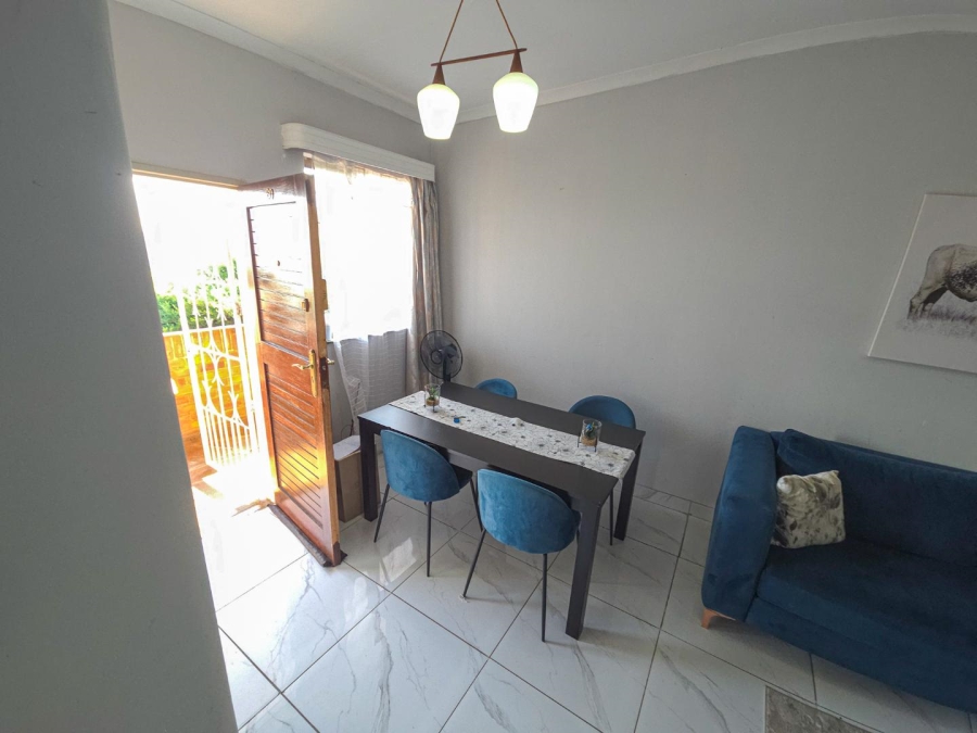 To Let 2 Bedroom Property for Rent in Waverley Gauteng
