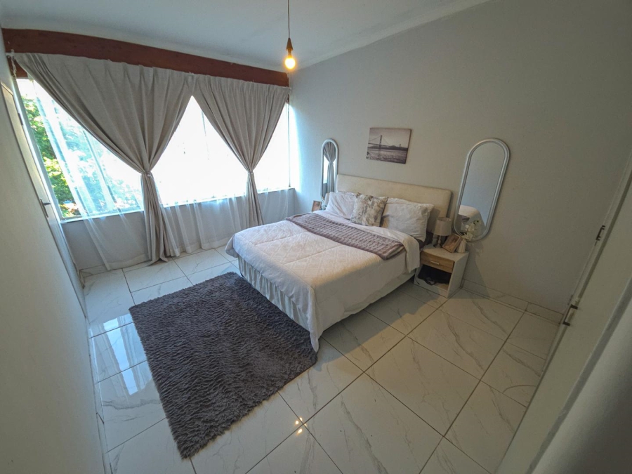 To Let 2 Bedroom Property for Rent in Waverley Gauteng