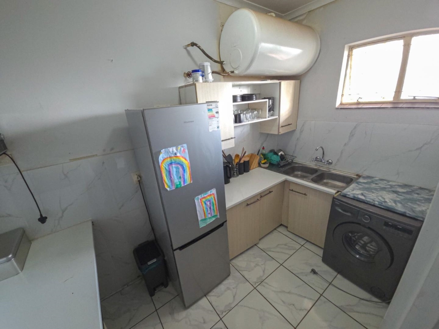 To Let 2 Bedroom Property for Rent in Waverley Gauteng