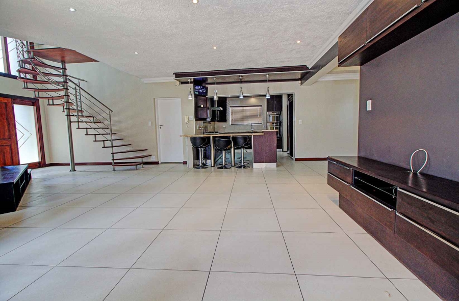 4 Bedroom Property for Sale in Roodekrans Gauteng