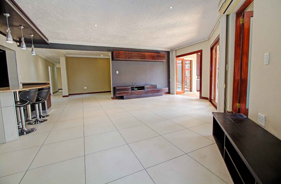 4 Bedroom Property for Sale in Roodekrans Gauteng