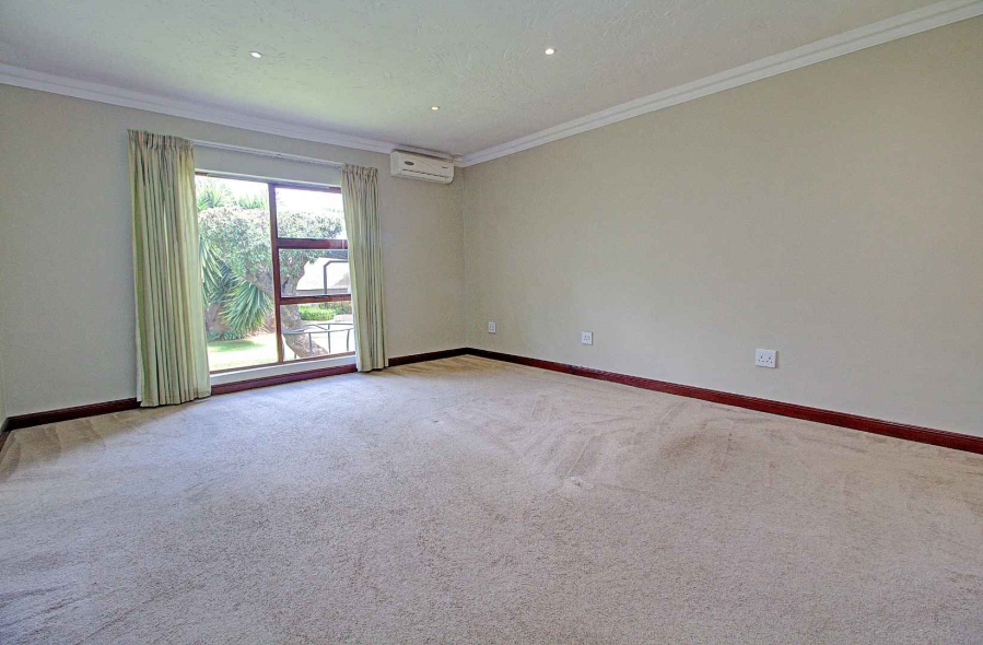 4 Bedroom Property for Sale in Roodekrans Gauteng