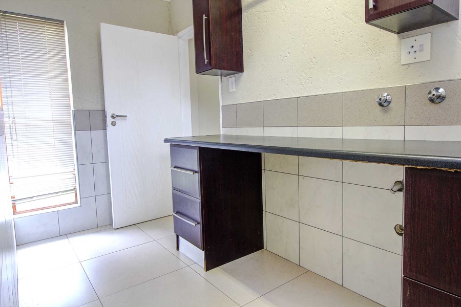 4 Bedroom Property for Sale in Roodekrans Gauteng