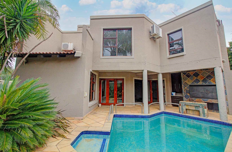 4 Bedroom Property for Sale in Roodekrans Gauteng