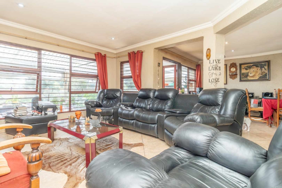 3 Bedroom Property for Sale in Little Falls Gauteng