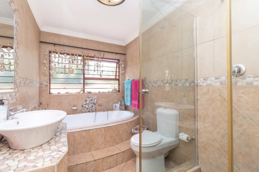 3 Bedroom Property for Sale in Little Falls Gauteng