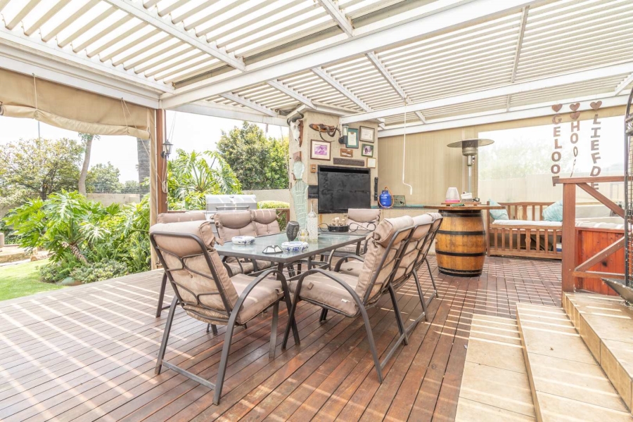 3 Bedroom Property for Sale in Little Falls Gauteng