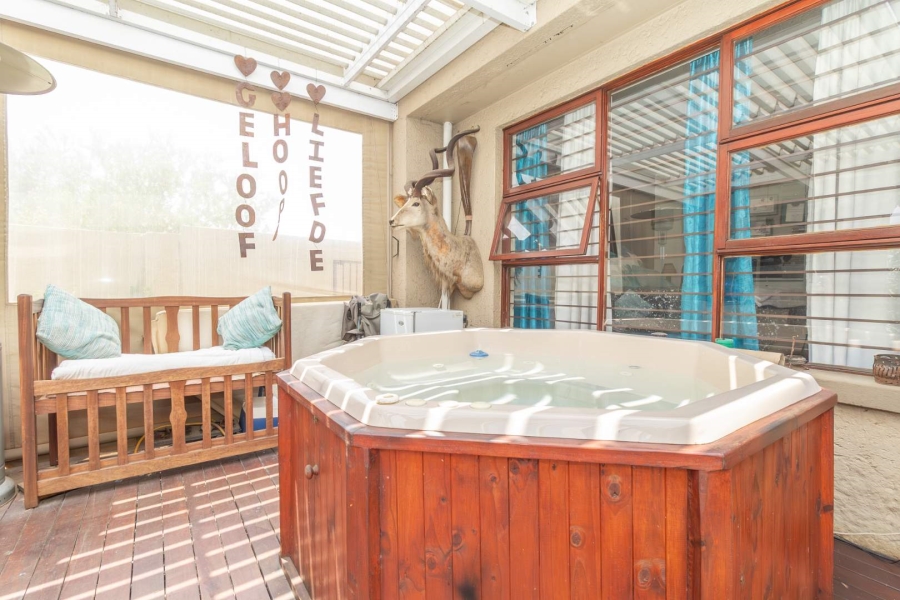 3 Bedroom Property for Sale in Little Falls Gauteng