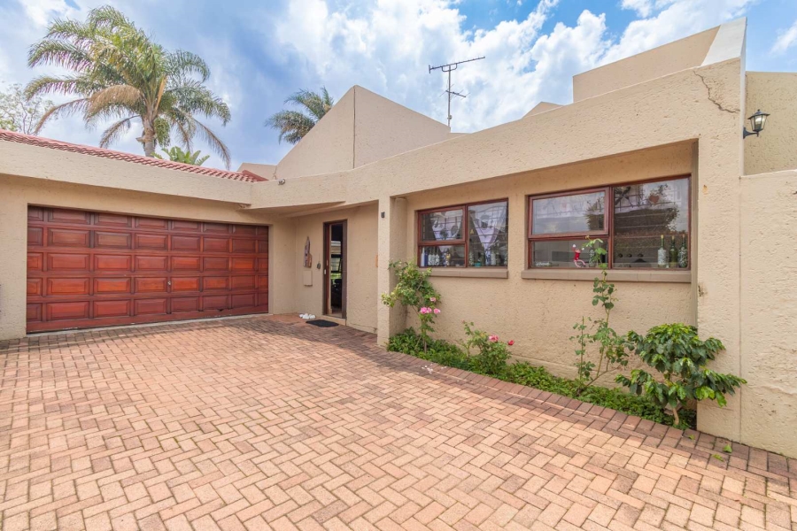 3 Bedroom Property for Sale in Little Falls Gauteng