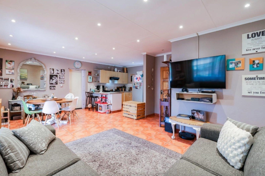 3 Bedroom Property for Sale in Radiokop Gauteng