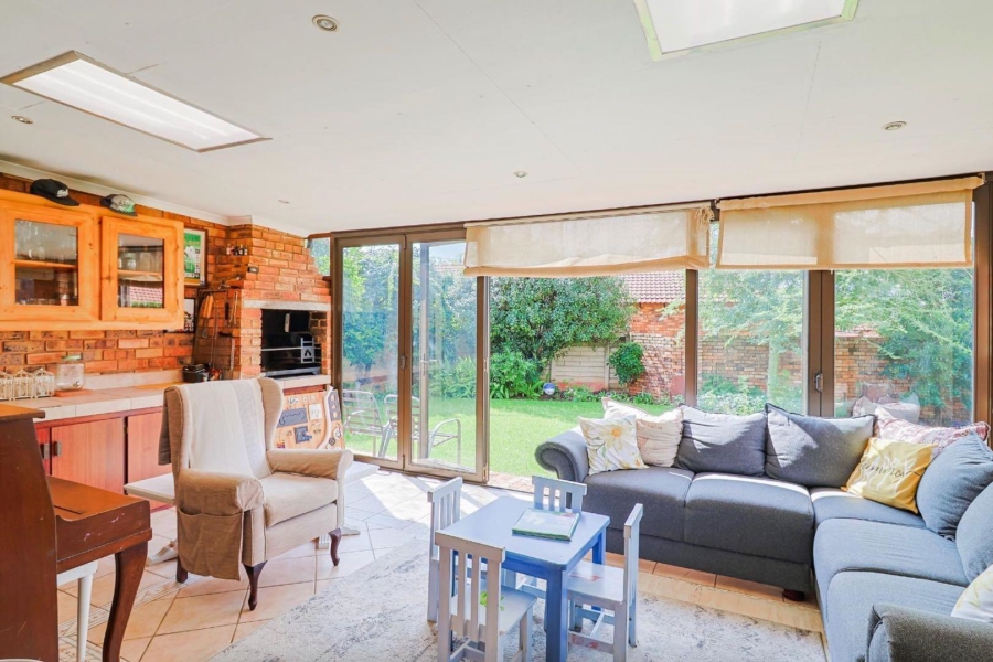 3 Bedroom Property for Sale in Radiokop Gauteng