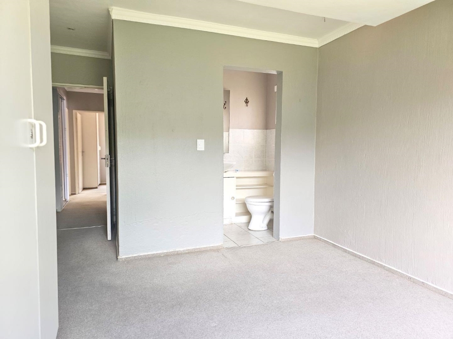 3 Bedroom Property for Sale in Radiokop Gauteng