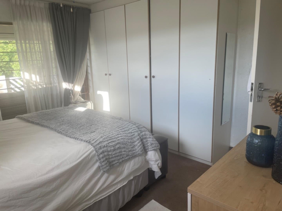 To Let 2 Bedroom Property for Rent in Craighall Park Gauteng