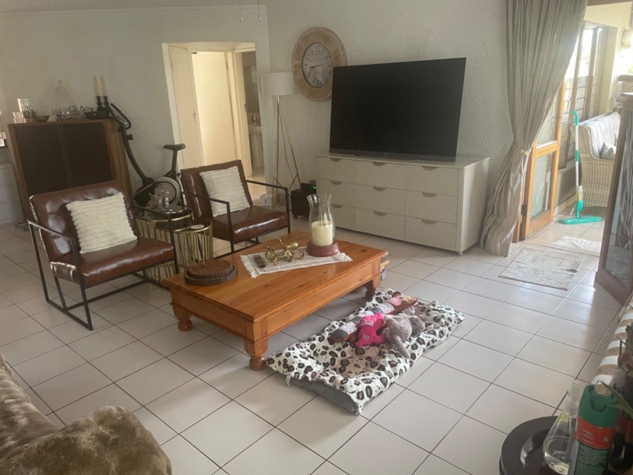To Let 2 Bedroom Property for Rent in Craighall Park Gauteng