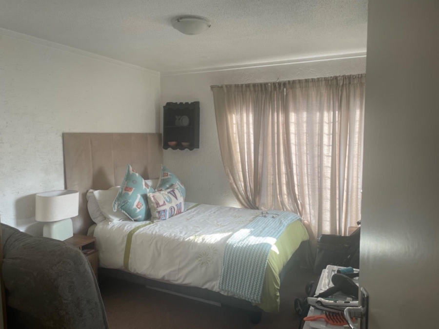 To Let 2 Bedroom Property for Rent in Craighall Park Gauteng