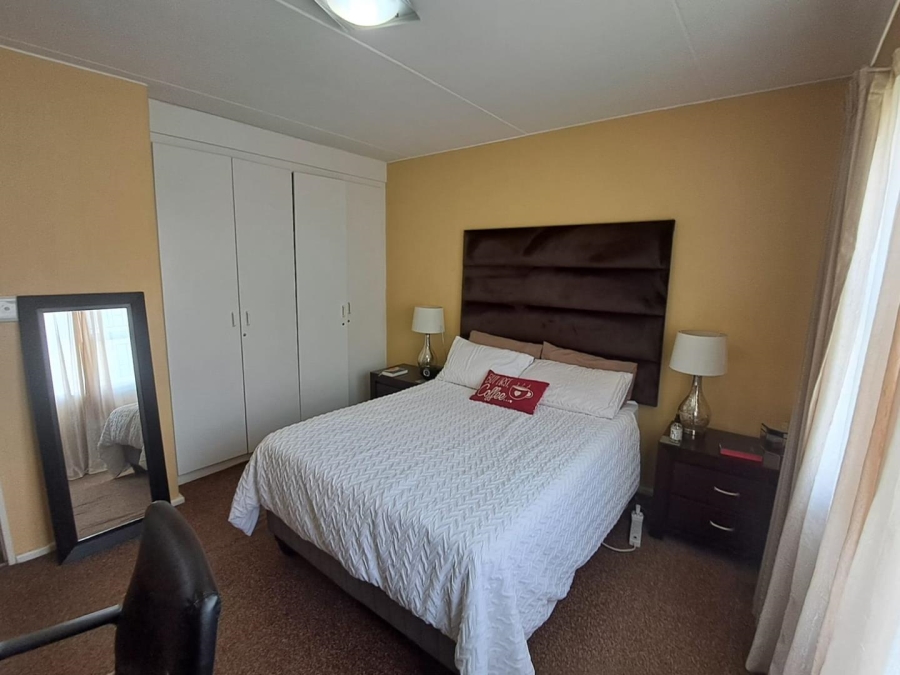 2 Bedroom Property for Sale in Vorna Valley Gauteng