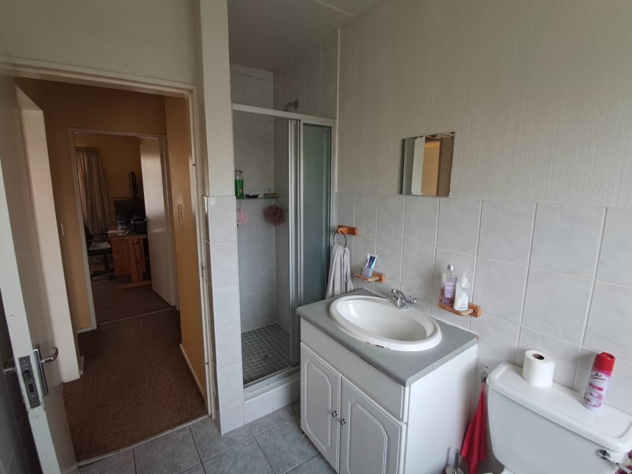 2 Bedroom Property for Sale in Vorna Valley Gauteng