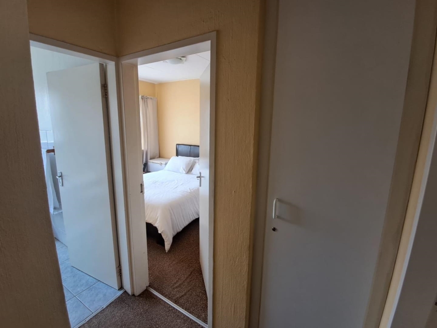 2 Bedroom Property for Sale in Vorna Valley Gauteng