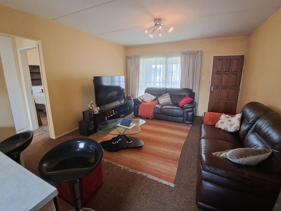 2 Bedroom Property for Sale in Vorna Valley Gauteng