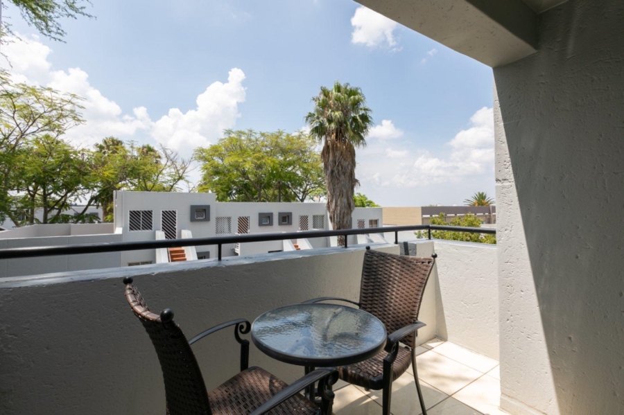 To Let 2 Bedroom Property for Rent in Sandown Gauteng