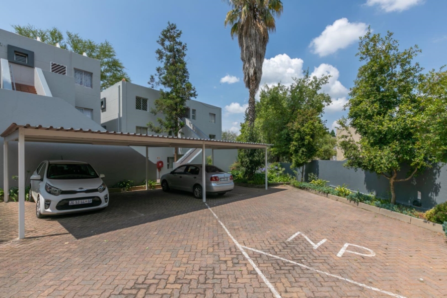 To Let 2 Bedroom Property for Rent in Sandown Gauteng