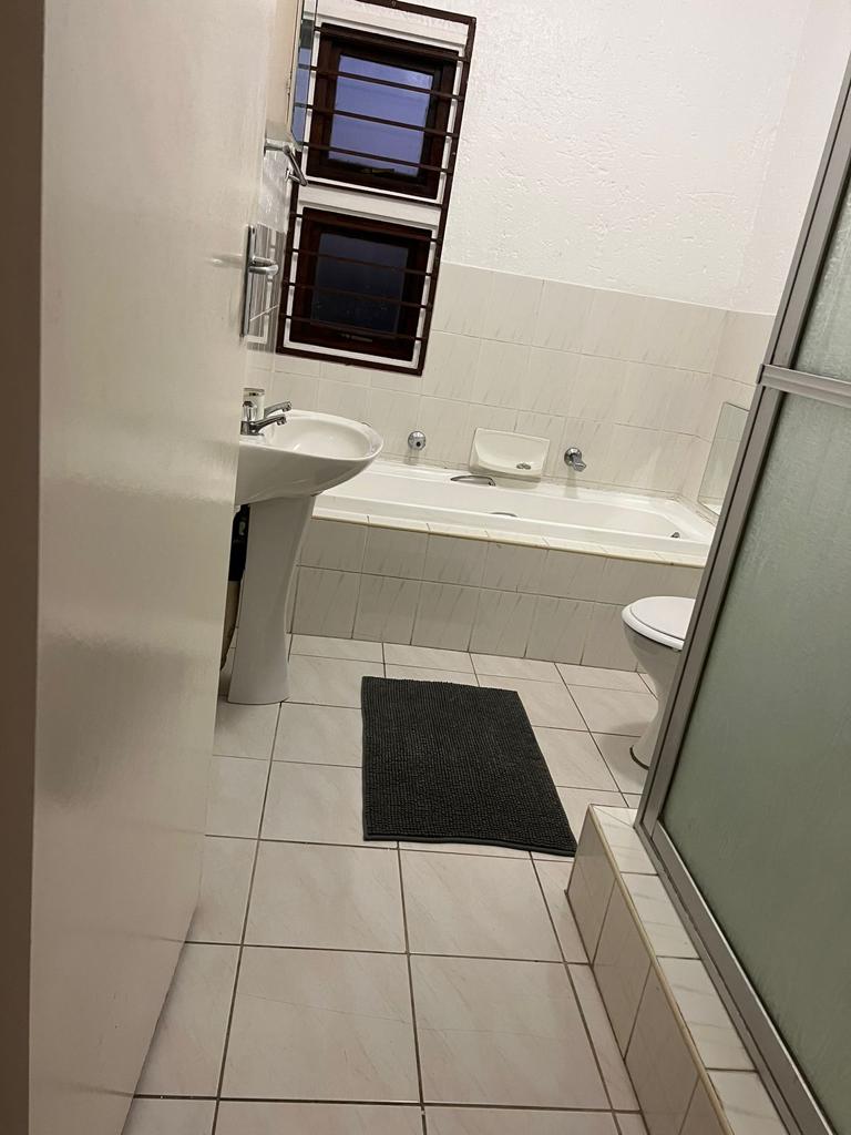 To Let 2 Bedroom Property for Rent in Sandown Gauteng