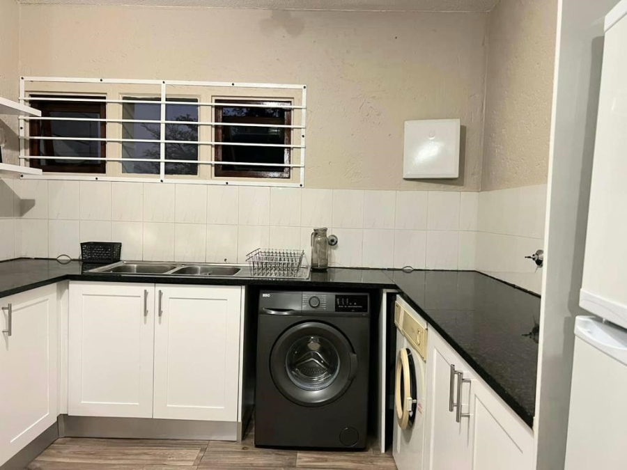 To Let 2 Bedroom Property for Rent in Sandown Gauteng