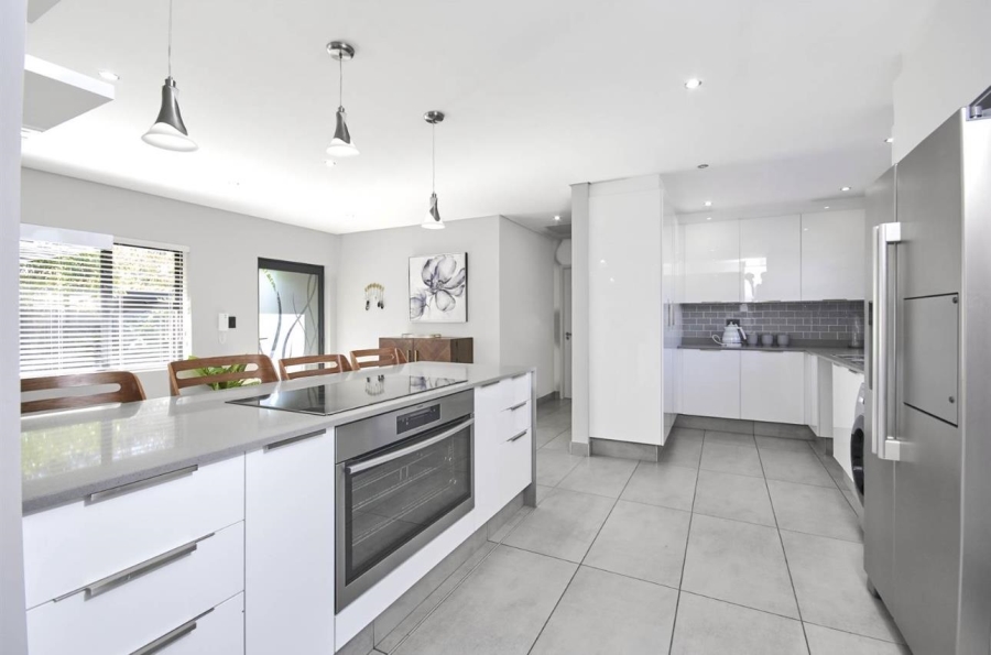 4 Bedroom Property for Sale in Hurlingham Manor Gauteng