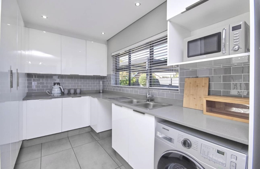 4 Bedroom Property for Sale in Hurlingham Manor Gauteng