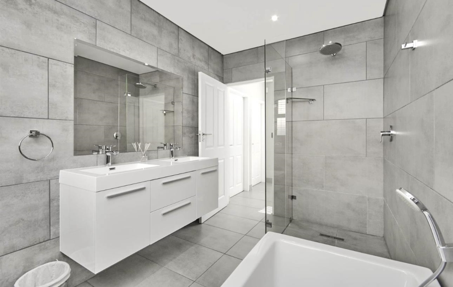 4 Bedroom Property for Sale in Hurlingham Manor Gauteng