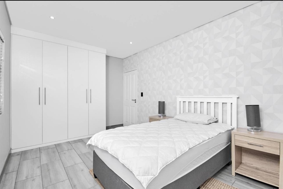 4 Bedroom Property for Sale in Hurlingham Manor Gauteng