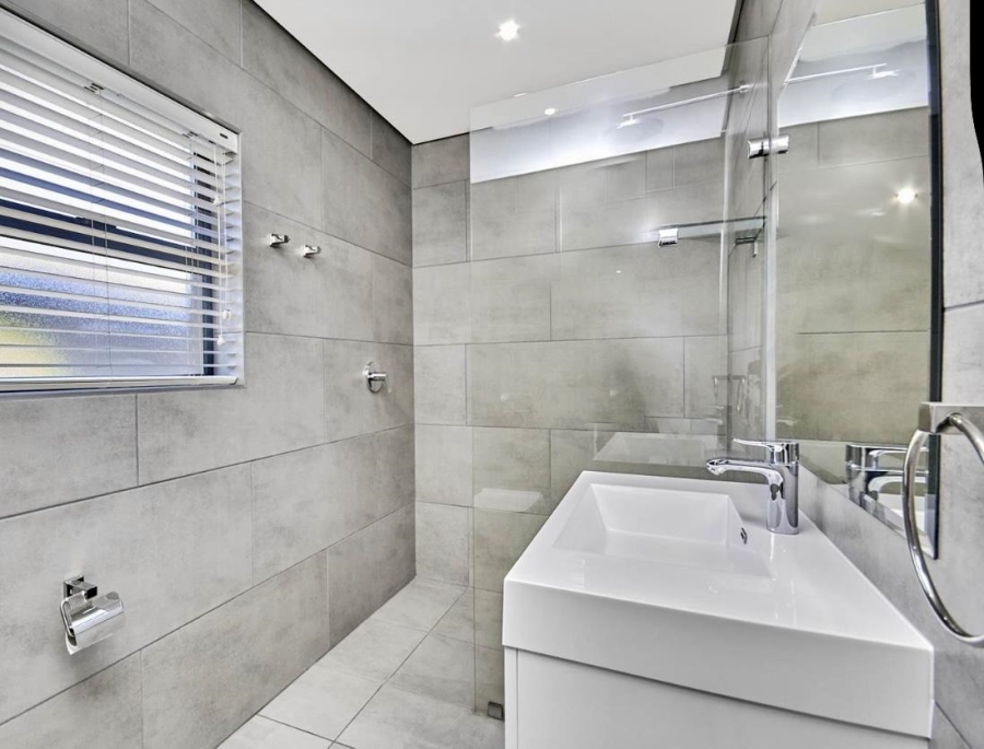 4 Bedroom Property for Sale in Hurlingham Manor Gauteng