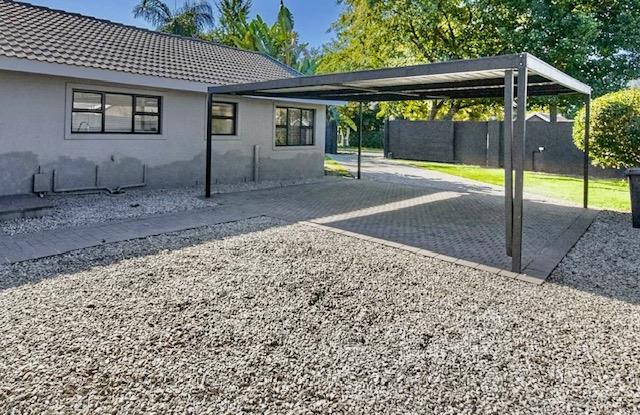 4 Bedroom Property for Sale in Hurlingham Manor Gauteng