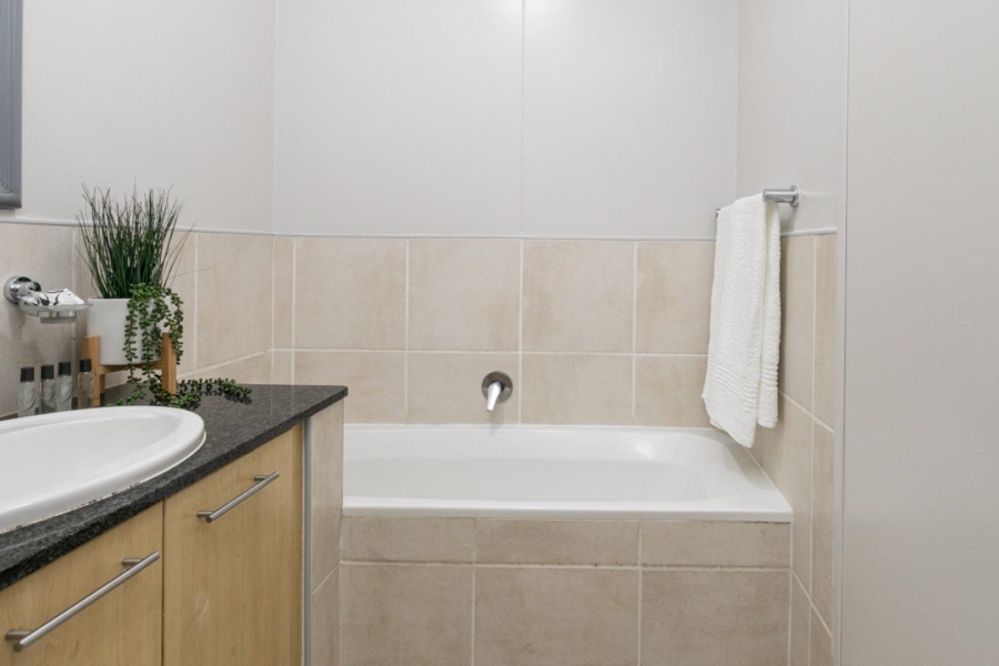 To Let 2 Bedroom Property for Rent in Morningside Gauteng