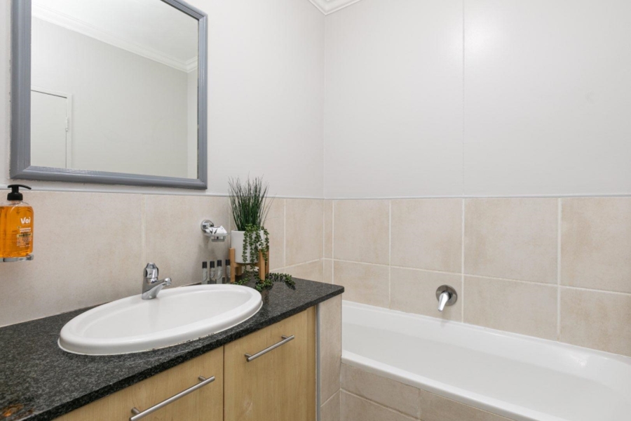 To Let 2 Bedroom Property for Rent in Morningside Gauteng