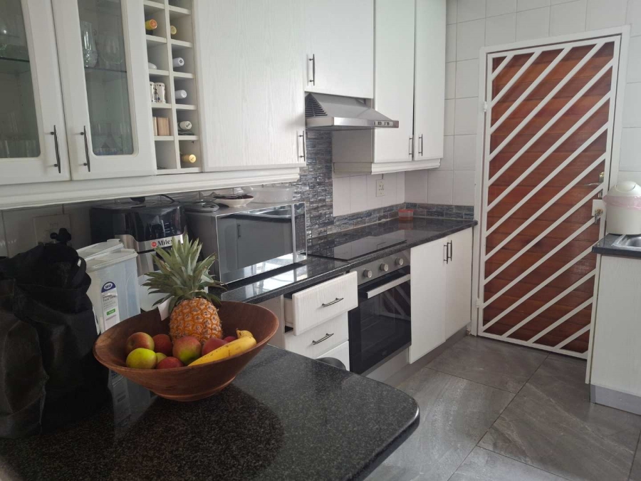 To Let 3 Bedroom Property for Rent in Morningside Gauteng