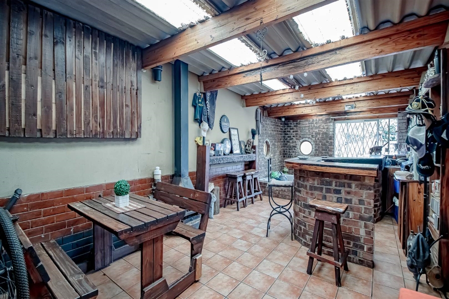 6 Bedroom Property for Sale in Valhalla Gauteng