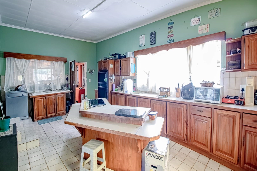 6 Bedroom Property for Sale in Valhalla Gauteng