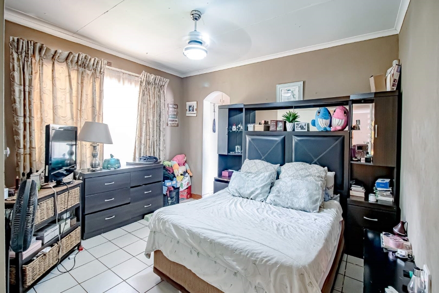 6 Bedroom Property for Sale in Valhalla Gauteng