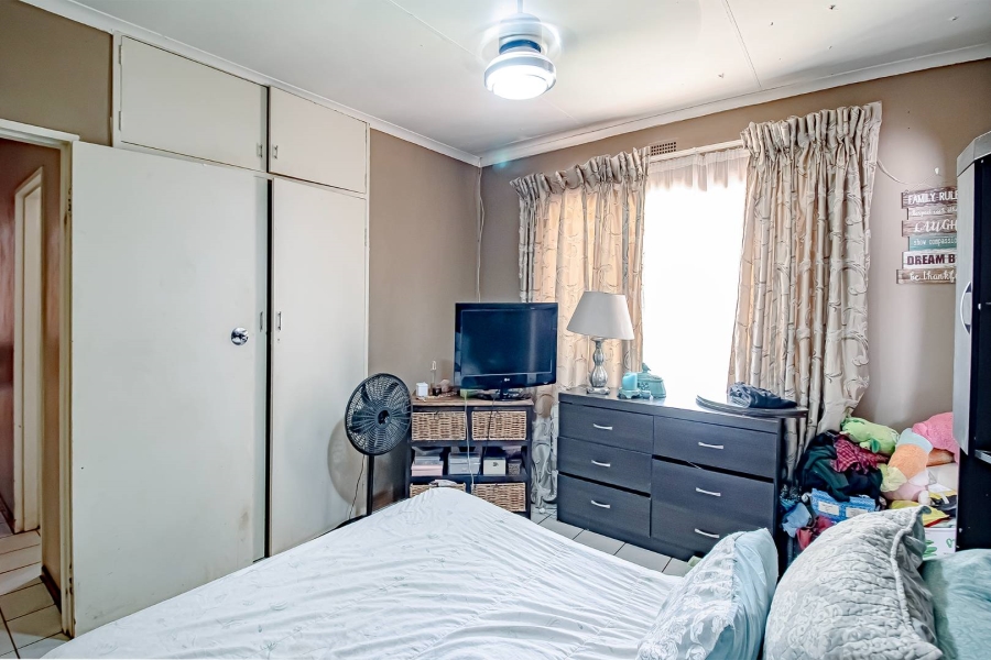 6 Bedroom Property for Sale in Valhalla Gauteng