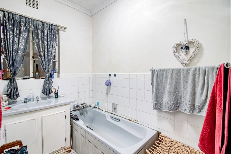 6 Bedroom Property for Sale in Valhalla Gauteng